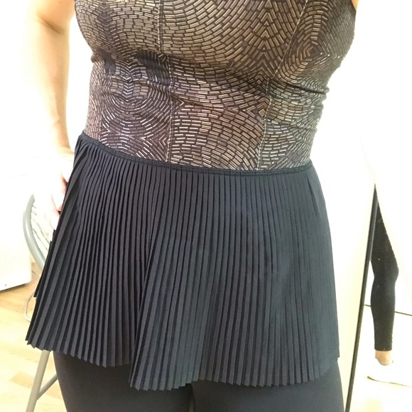 Lululemon Peplum Top Size 6 - Picture 1 of 6